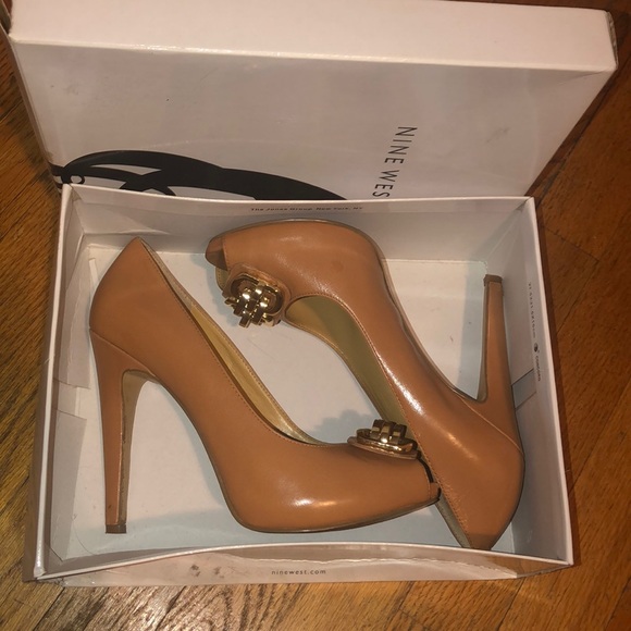 Nine West Tan Peep-toe Pumps - Picture 2 of 3